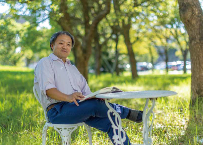 上井教授の写真