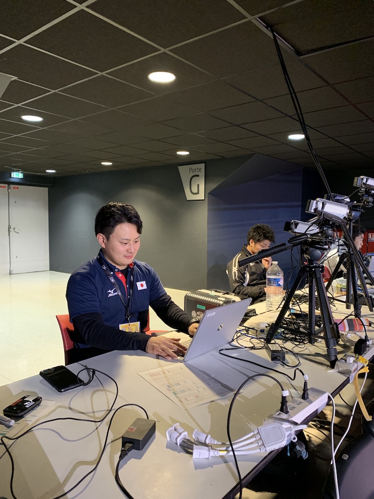 日本オリンピック委員会強化スタッフのお仕事中の川戸先生