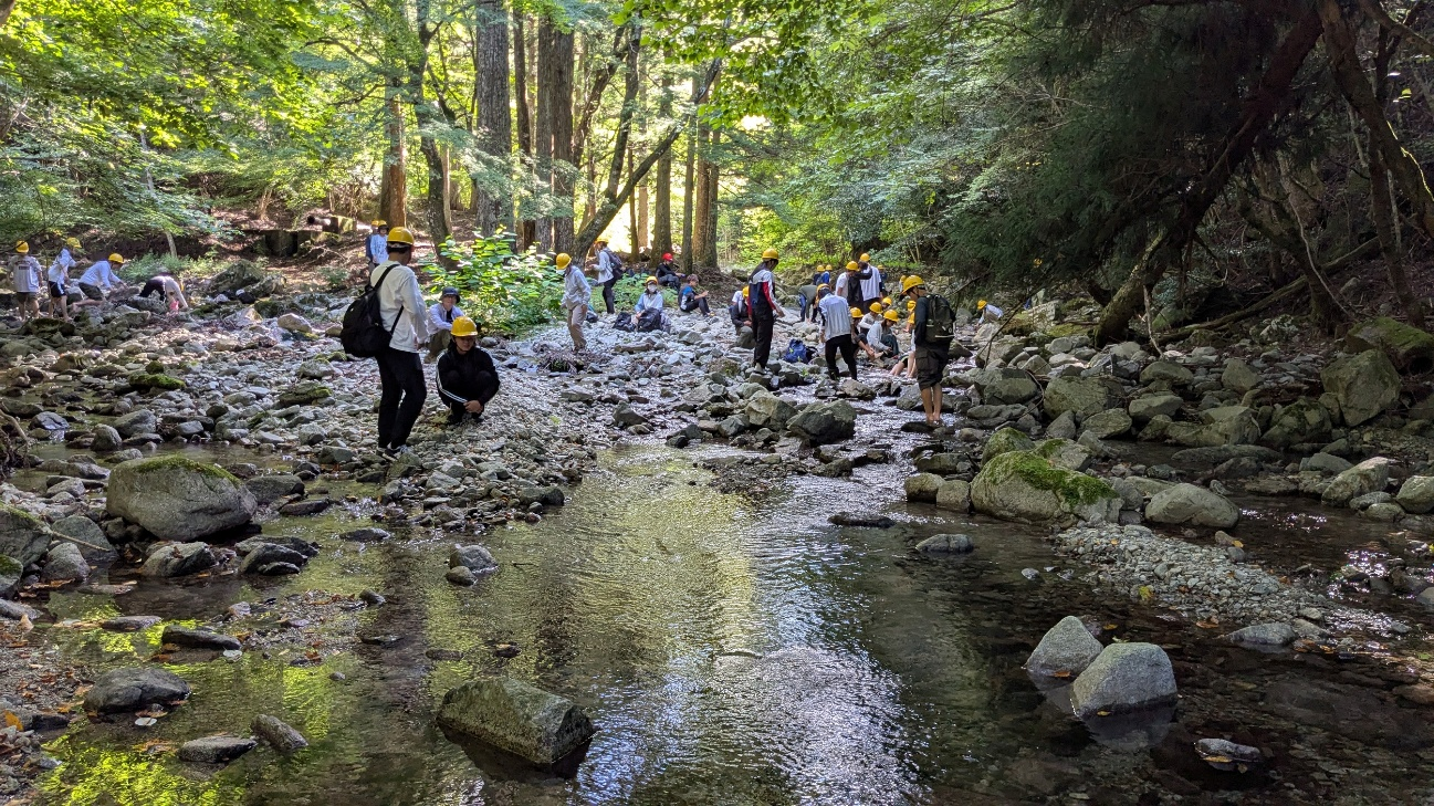fsc澤沿いで休憩