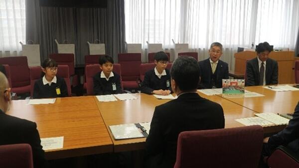 表敬訪問の様子