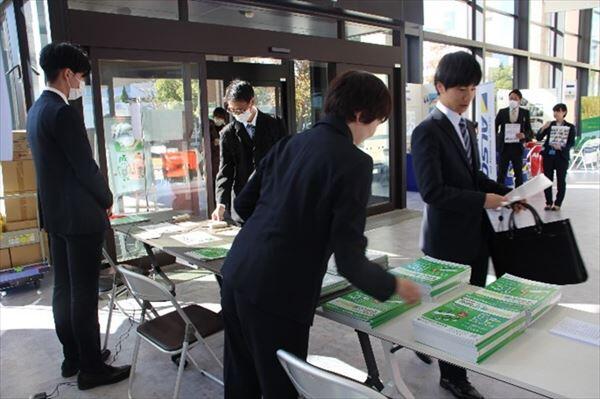 三重大学学内企業研究会の様子