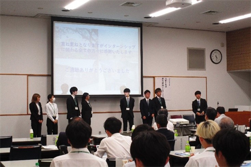 報告会の様子