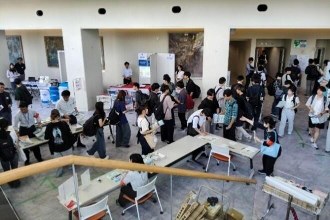 学内企業研究会の様子