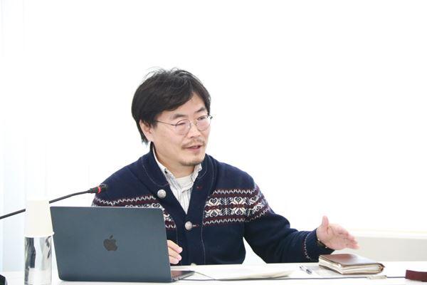 深井英喜センター長