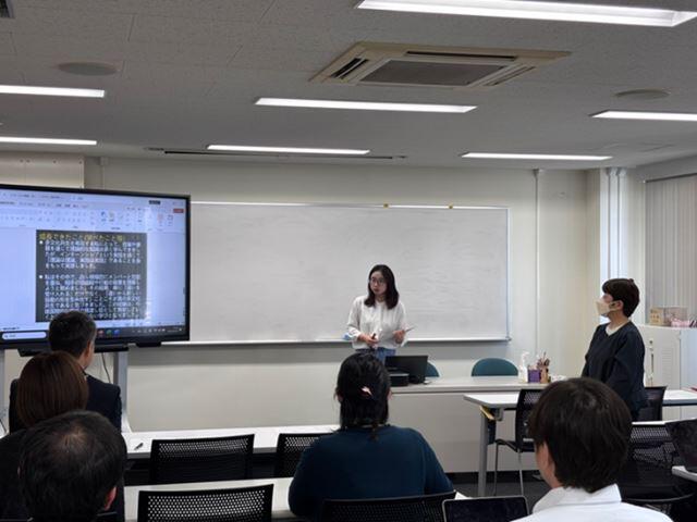 留学生インターンシップ事後研修会の様子