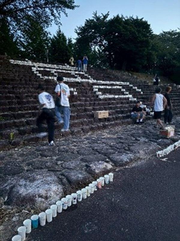 ランタンの点灯の準備の様子