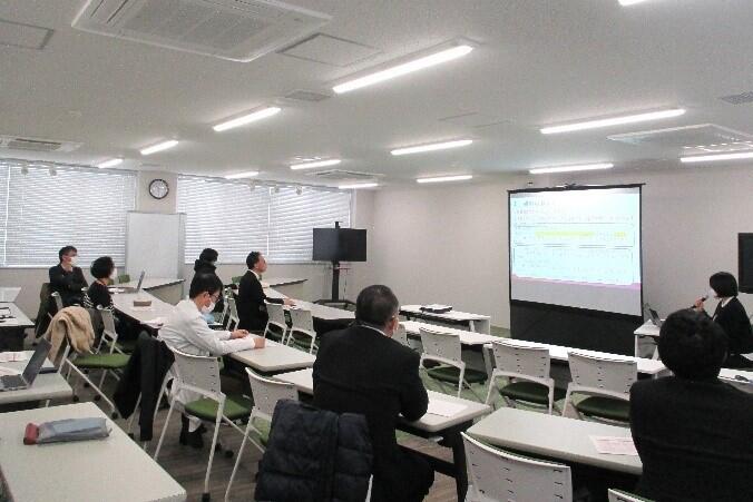 報告の様子