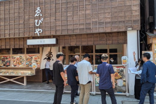 施設見学の様子