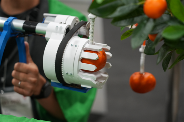 柑橘類の自動収穫ロボット