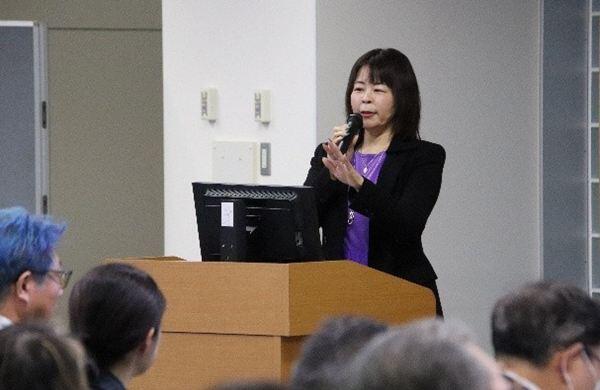 講師：高殿 円 氏