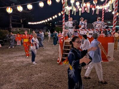 盆踊りの様子