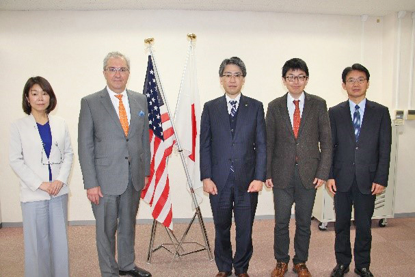 三重大学 | 在名古屋米国領事館首席領事が本学を表敬訪問されました