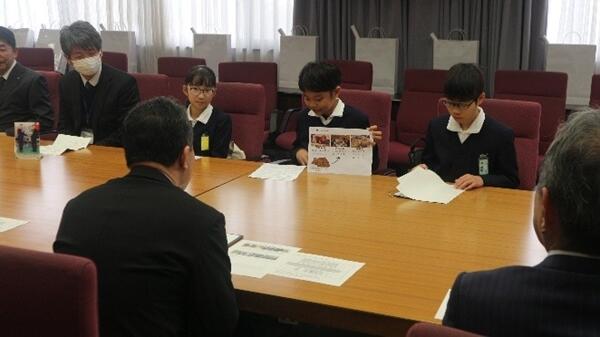 表敬訪問の様子