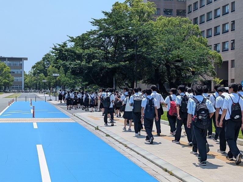 大学見学の様子