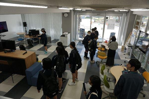 見学の様子