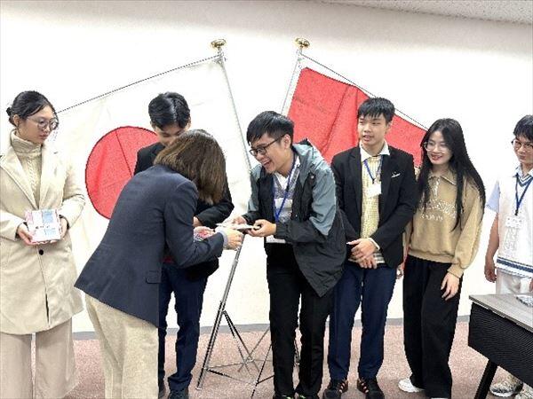 表敬訪問の様子