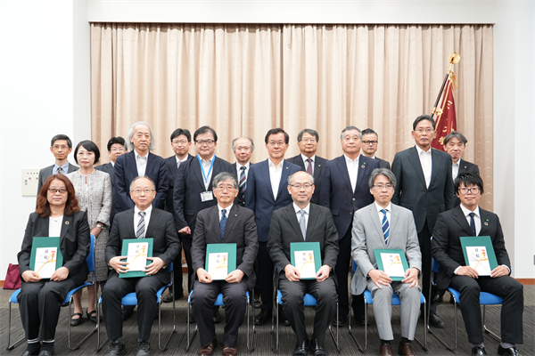 三重大学賞 集合写真