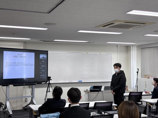 留学生のインターンシップ事後研修会の様子