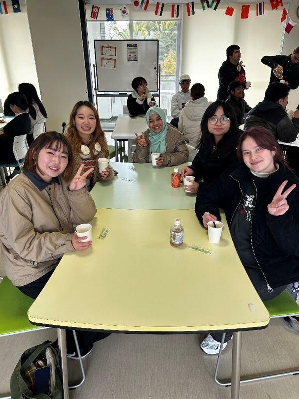 お菓子パーティー・ブルガリアDayの様子