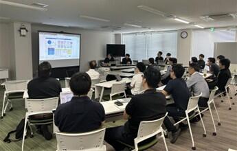 成果報告会の様子