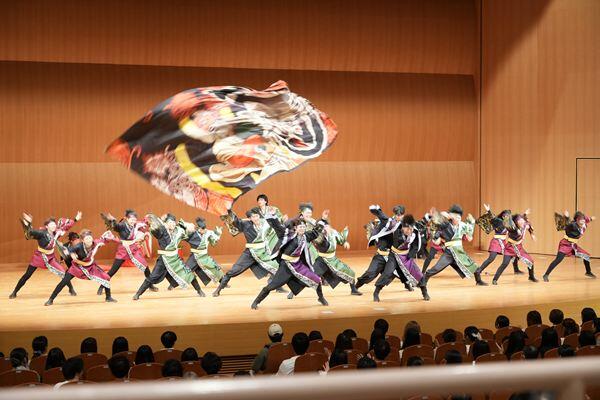 学生よさこいチーム「天狗ぅ」による演舞