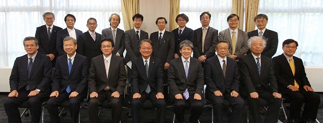 F20160407_役員集合写真(病院長欠席) (8)