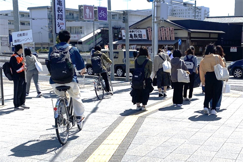 交通安全指導の様子