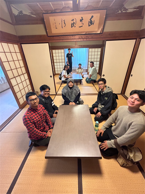 キャンパスツアーの様子