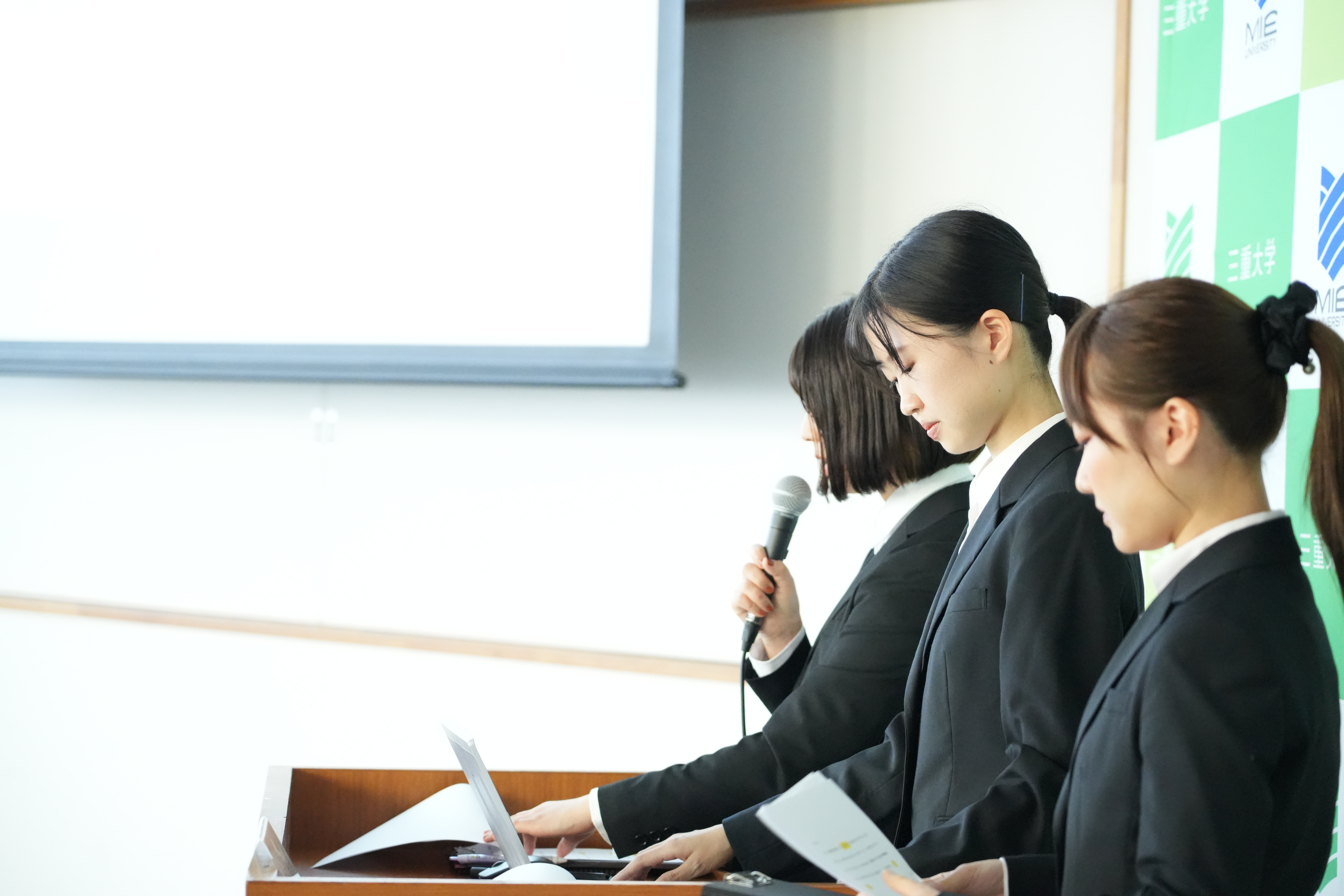 家政教育コースの学生