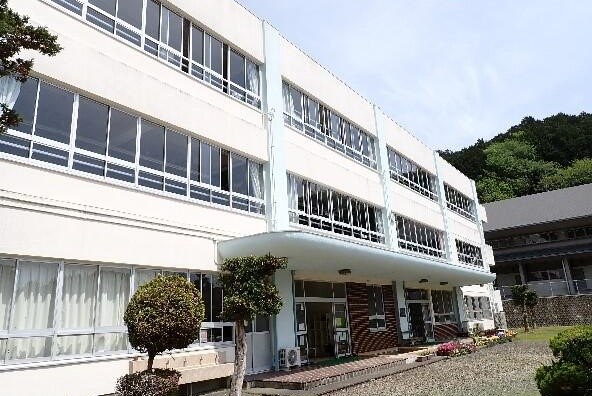 神志山小学校