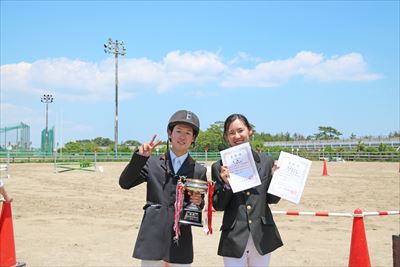 出場選手/鈴木文也（医学部4年）/山本華子(生物資源学部4年）