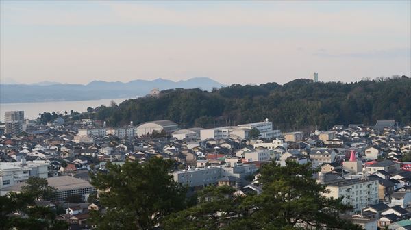 松江城から伊賀者が住んでいた地域を望む