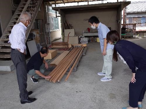 額縁工場（大台町）での打合せ