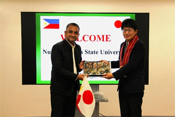 表敬訪問の様子