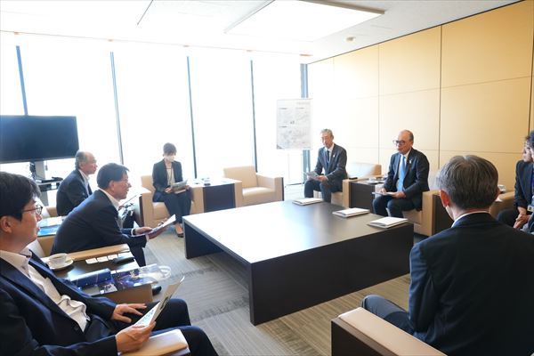 企業訪問の様子