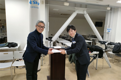 稲葉教授（写真左）と三岩さん（写真右）