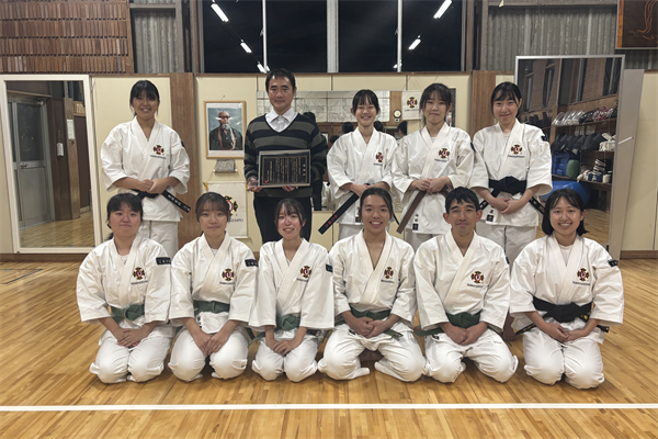 現役部員一同と感謝状