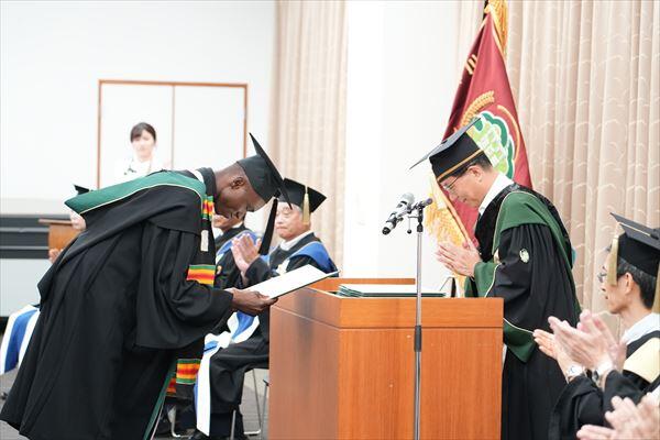★20240925_学位記授与式SONY (41)_R.JPG