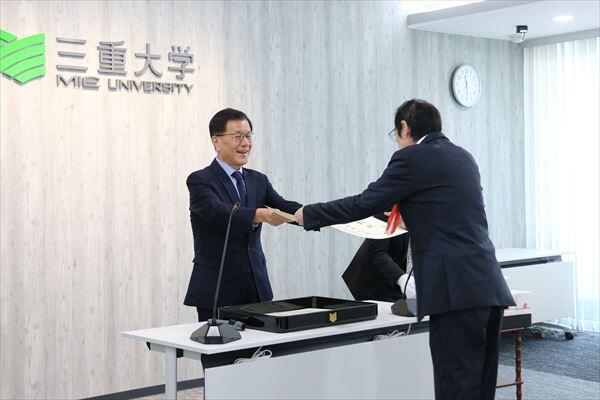 ★20241122_令和6年度永年勤続者表彰（望遠） (11)_R.JPG