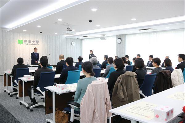 ★20241122_令和6年度永年勤続者表彰（望遠） (98)_R.JPG